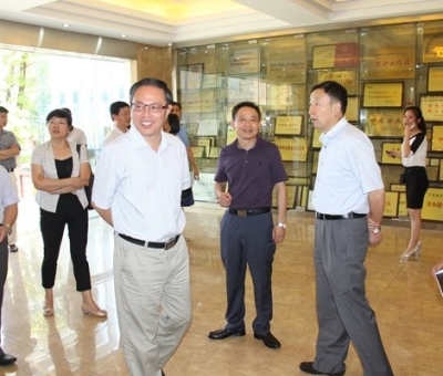 江西省委統(tǒng)戰(zhàn)部副部長、省民宗局局長張勇蒞臨仙客來公司調研