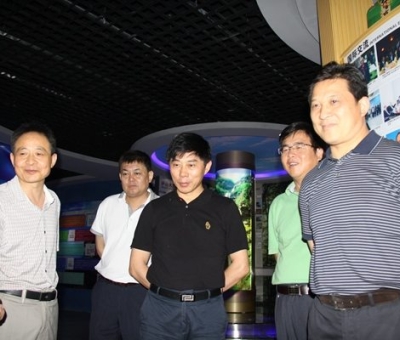 九江市食品藥品監(jiān)督管理局李廣欣局長蒞臨仙客來公司視察調(diào)研