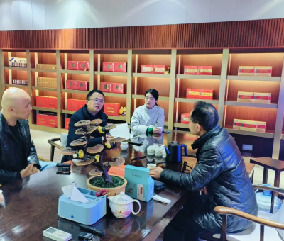 廬山市委常委、副市長袁勇春節(jié)期間赴仙客來招商